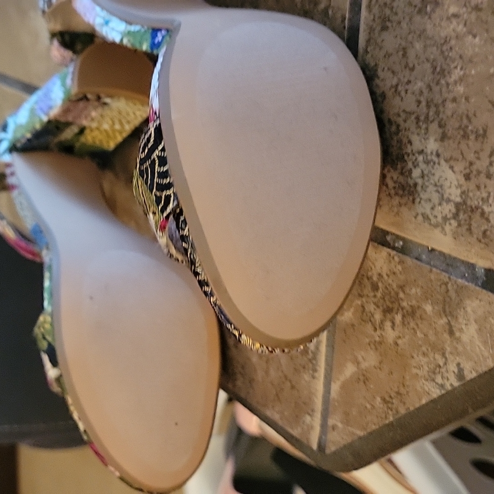 Size 7 Steve Madden Shoes - Picture 2 of 2